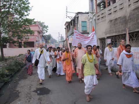 17 апреля 2011 года. Воскресный эфир Шрипада Б. Б. Авадхута Махараджа, Индия