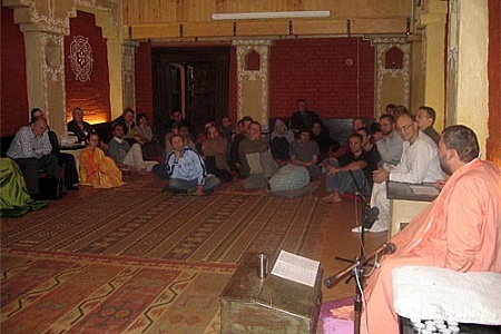 3 июля 2011 г. Лекция Шрилы Авадхута Махараджа. Москва, Кисельный.